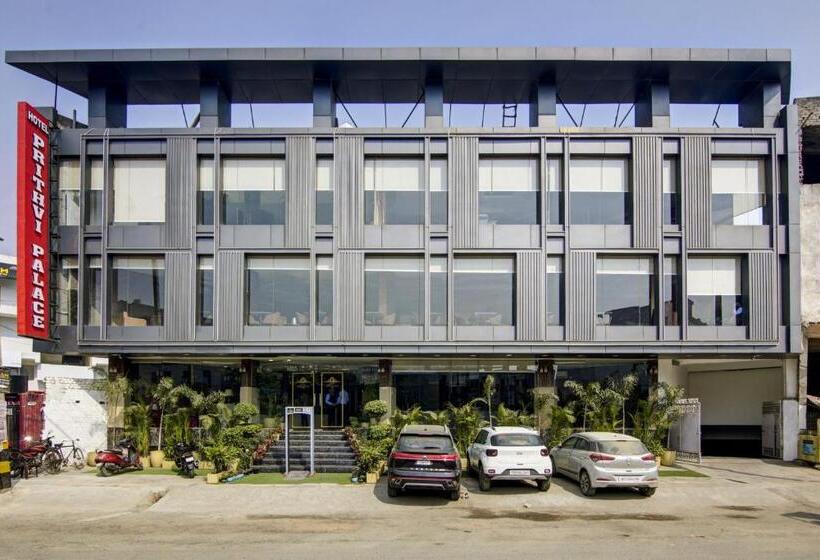 فندق Prithvi Raj Near Delhi Airport