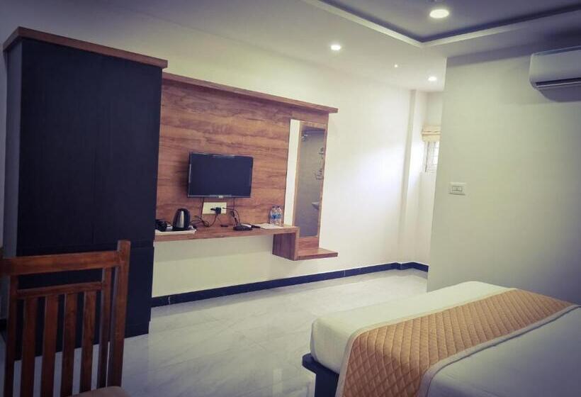 בית מלון כפרי Sadanand S Highway Inn, Tumkur