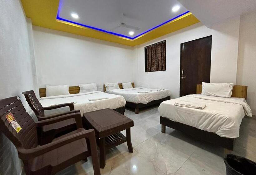 فندق Sarthak Residency