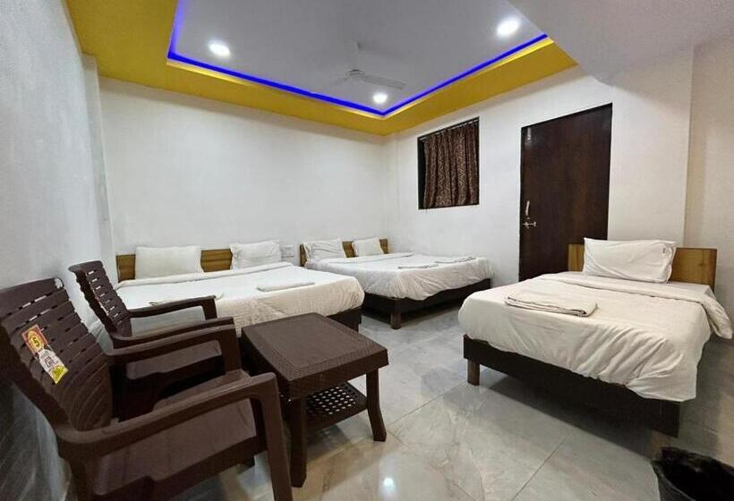 فندق Sarthak Residency