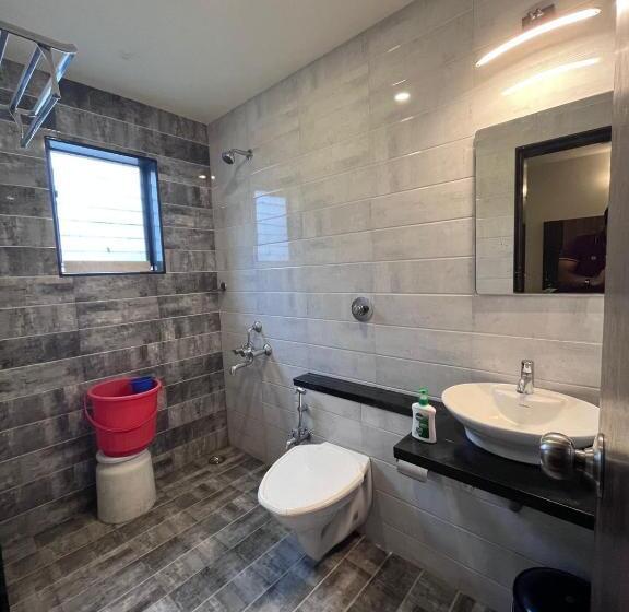 فندق Sarthak Residency