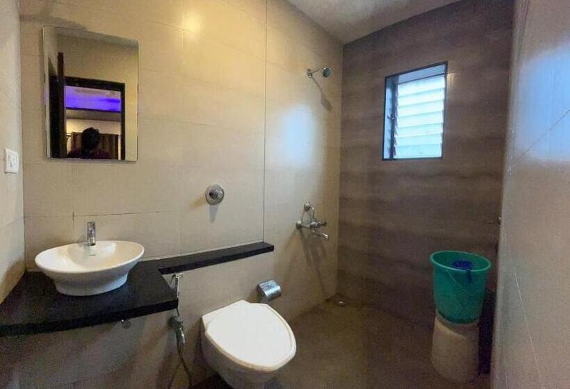 فندق Sarthak Residency