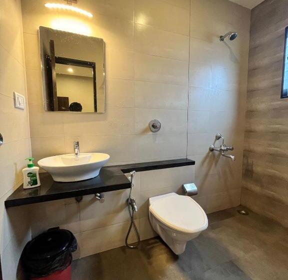 فندق Sarthak Residency