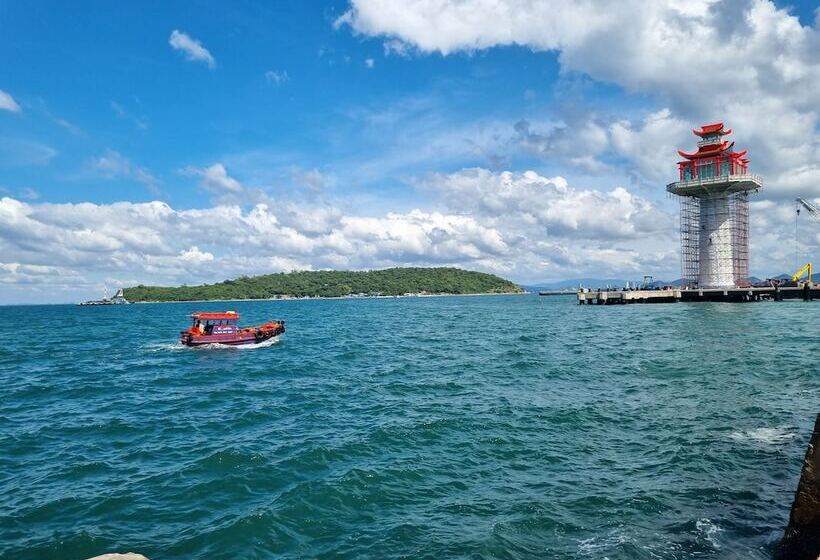 ホテル Sawasdee Sichang Resort