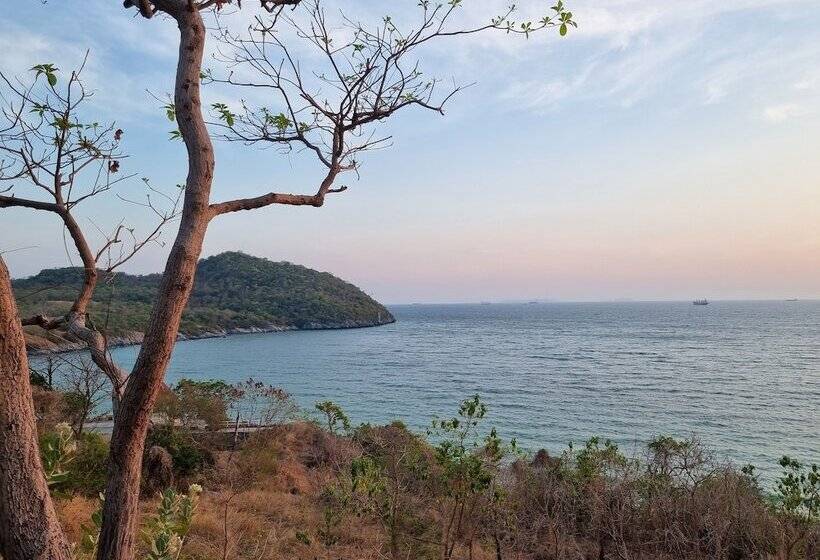 ホテル Sawasdee Sichang Resort