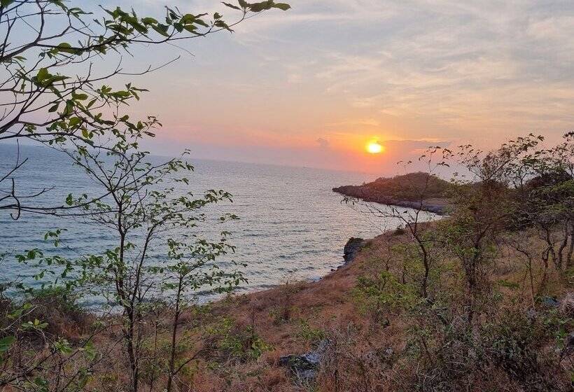 ホテル Sawasdee Sichang Resort