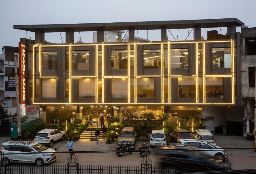 فندق Prithvi Raj Near Delhi Airport