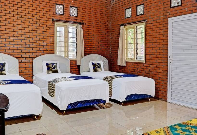 בית מלון כפרי Spot On 92332 Griyo Werdiningsih