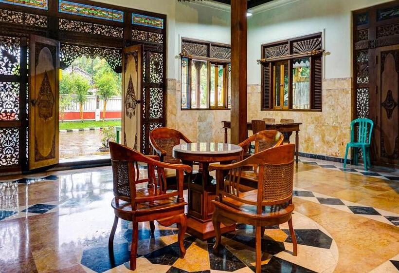 בית מלון כפרי Spot On 92332 Griyo Werdiningsih