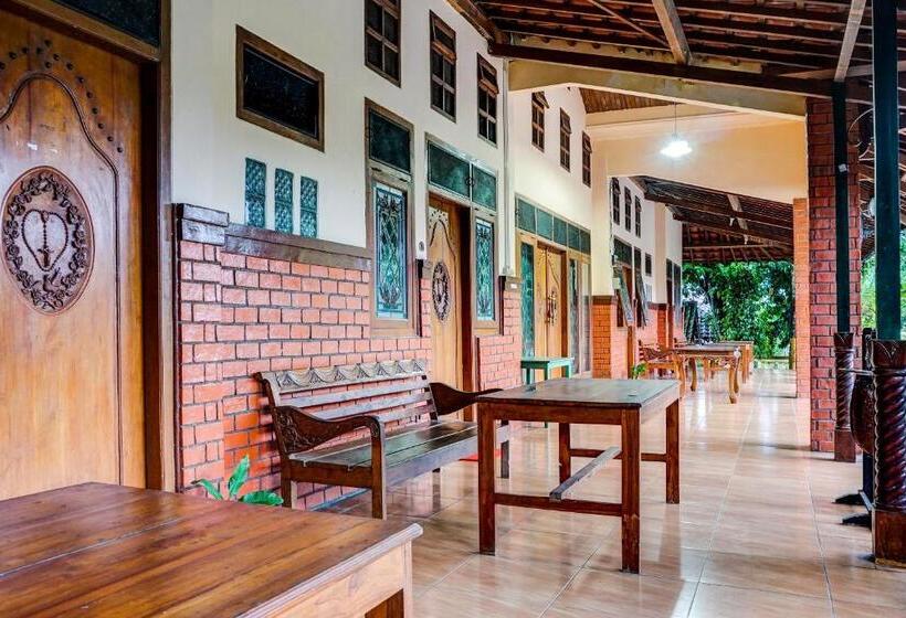 בית מלון כפרי Spot On 92332 Griyo Werdiningsih