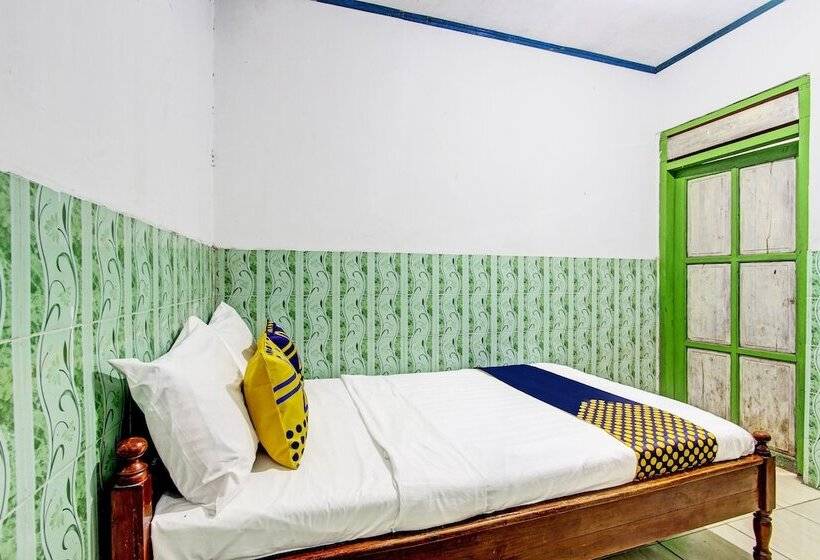 בית מלון כפרי Spot On 92333 Bayanan Indah Guest House