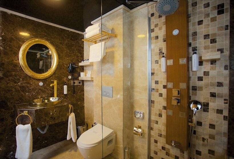 Отель The Hera Platinum