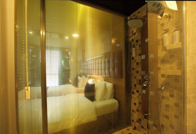 Отель The Hera Platinum