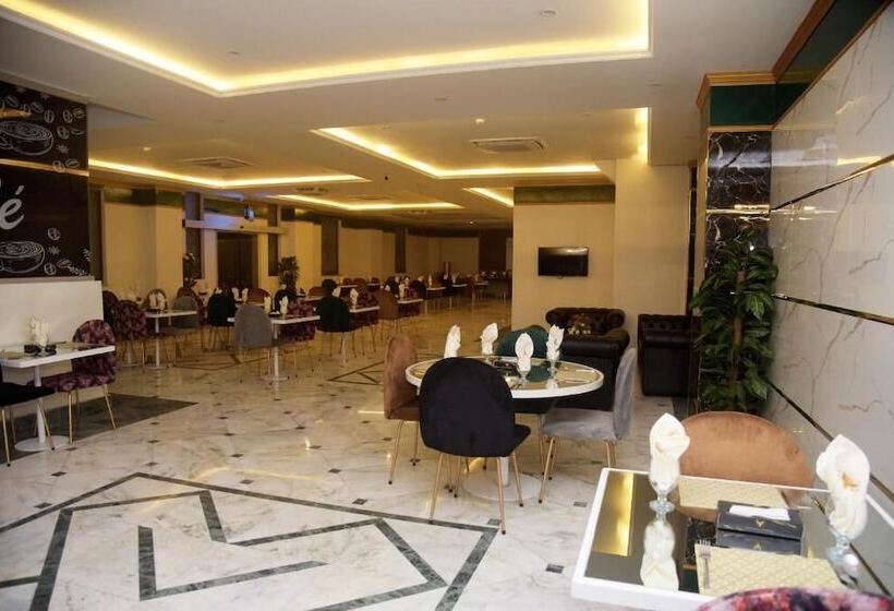 The Rich Hotel & Apartments