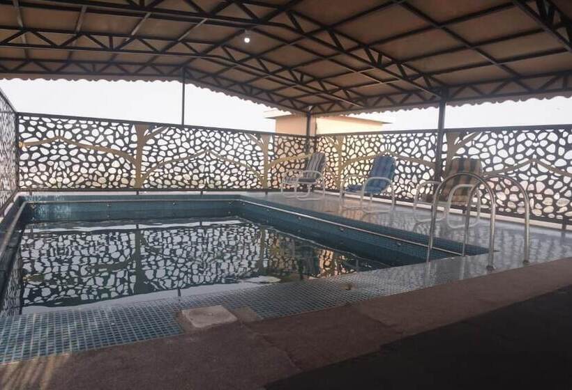 The Rich Hotel & Apartments