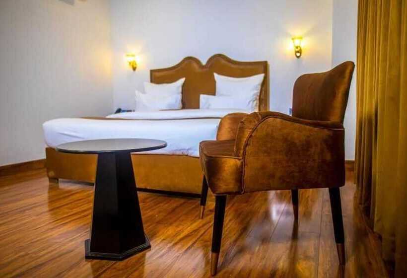 The Rich Hotel & Apartments