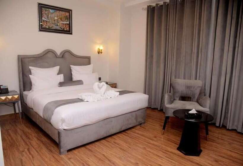 The Rich Hotel & Apartments