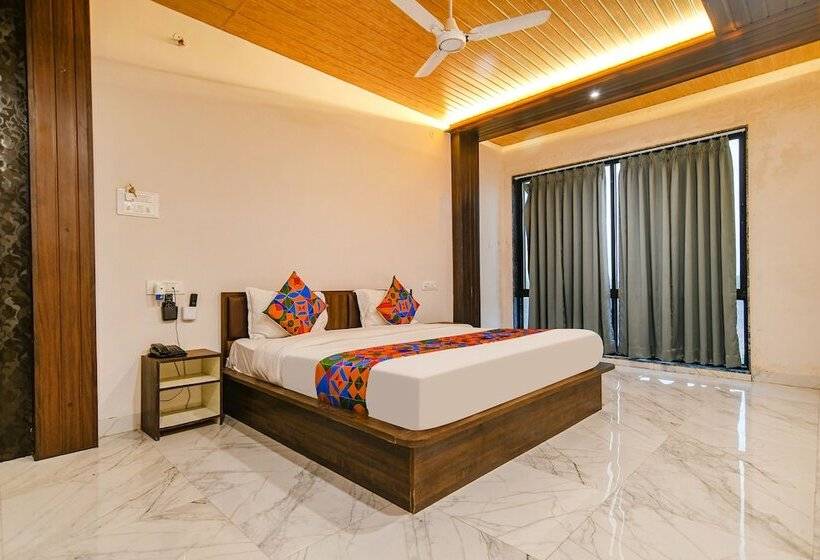 호텔 Celebrate Inn