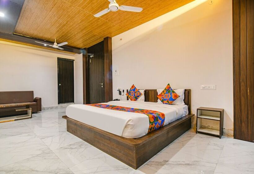 호텔 Celebrate Inn