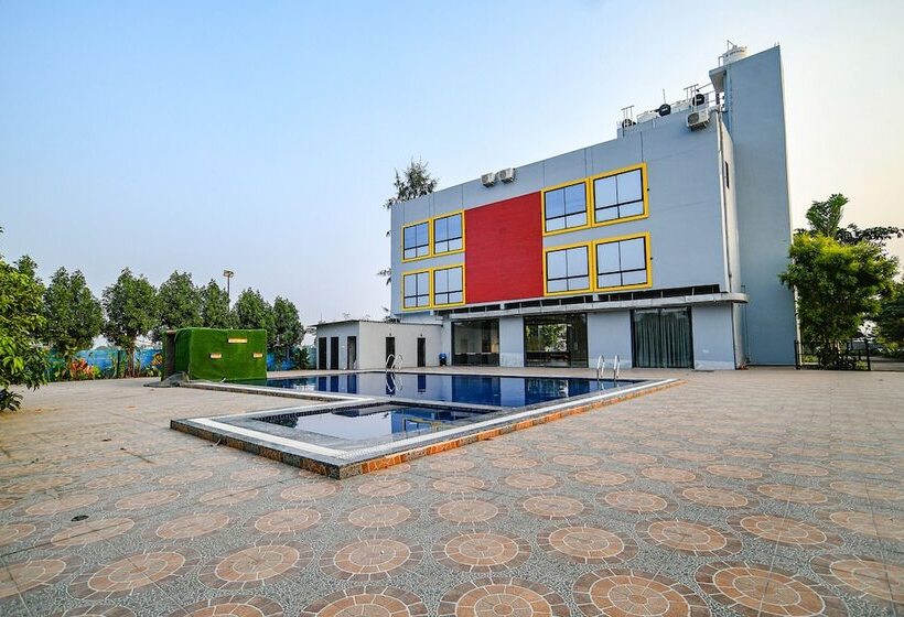 호텔 Celebrate Inn