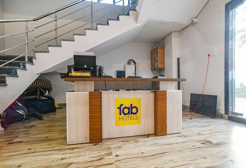 호텔 Celebrate Inn