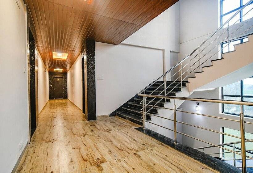 호텔 Celebrate Inn