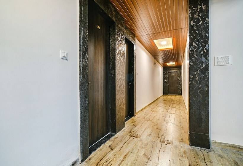 호텔 Celebrate Inn