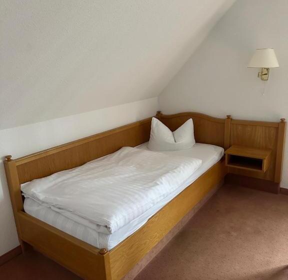 Отель Am Spreebogen