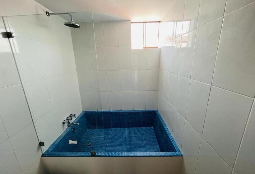 هتل Baños Del Inca Premium