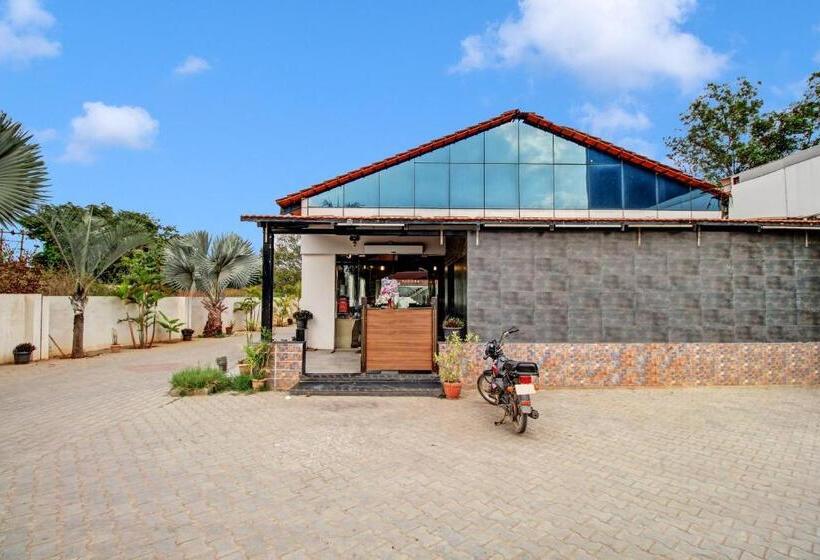 בית מלון כפרי Flagship M & M Hospitality