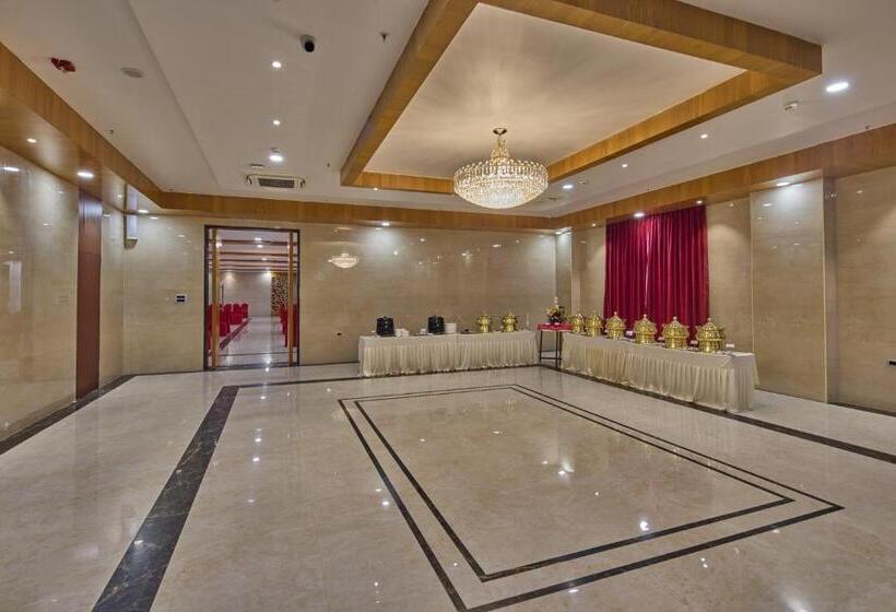 בית מלון כפרי Golden Tulip Tirupati