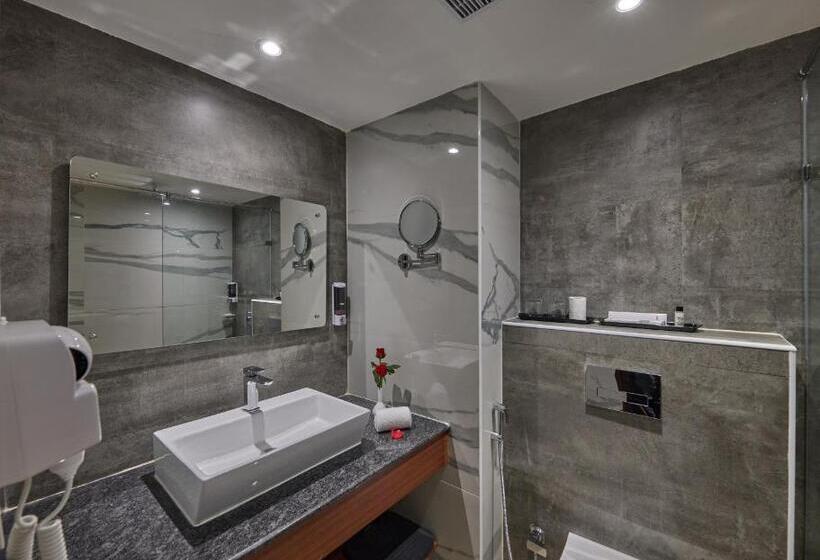 בית מלון כפרי Golden Tulip Tirupati