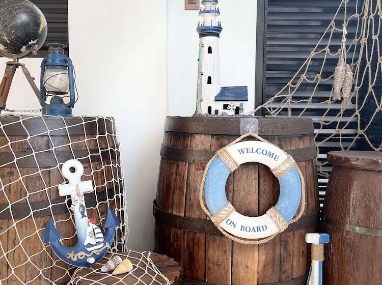 هتل Lighthouse Point