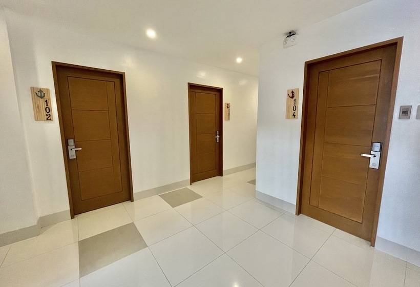 هتل Lighthouse Point