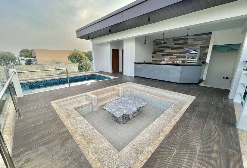 هتل Lighthouse Point