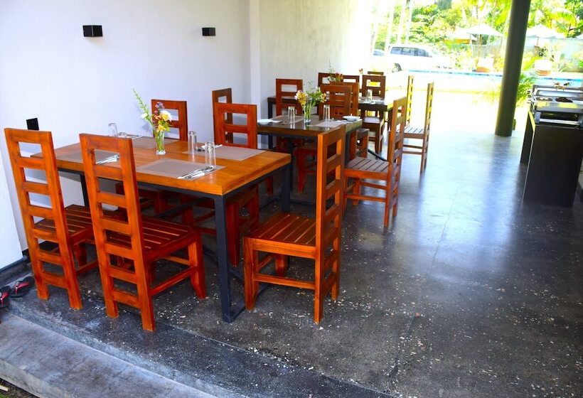 호텔 Mango Tree Villa Bentota