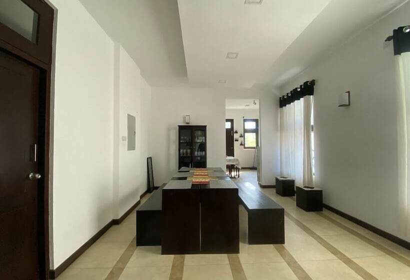 호텔 Mango Tree Villa Bentota