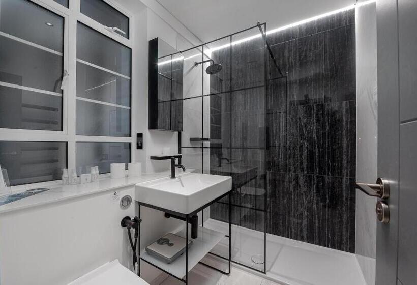 Отель Nell Gwynn House Apartments & Rooms