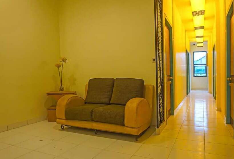 Отель Oyo 92271 Orienchi 3