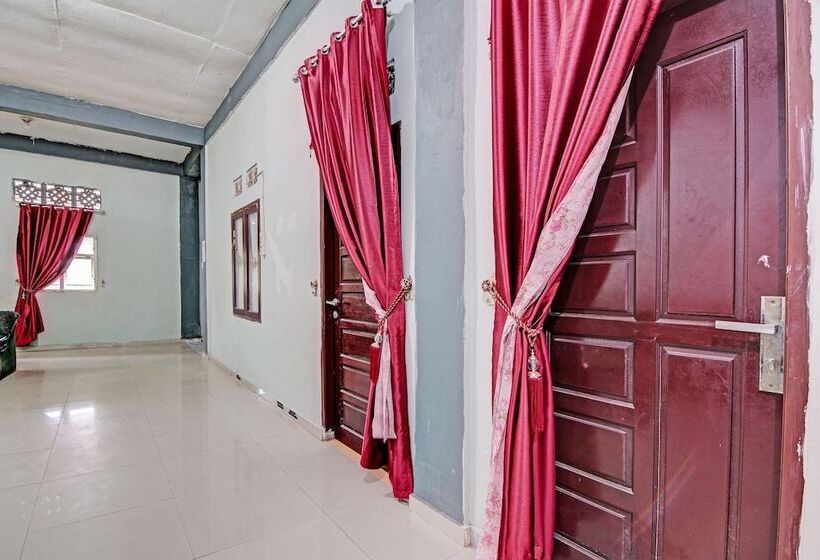 فندق Oyo 92302 Salsa Homestay Syariah