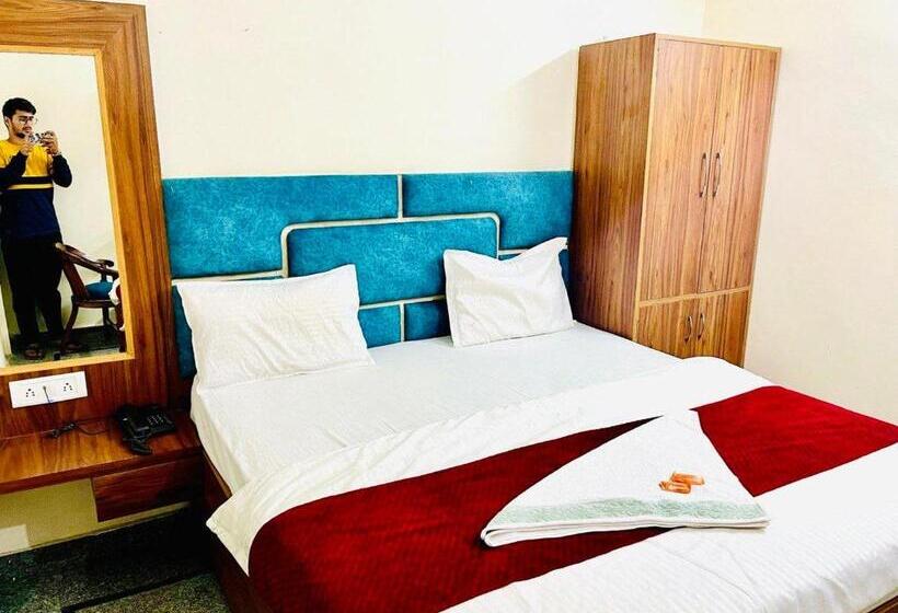 فندق Raj Near Railway Station , Haridwar