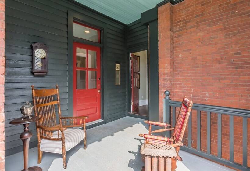 فندق Summit Street Inns