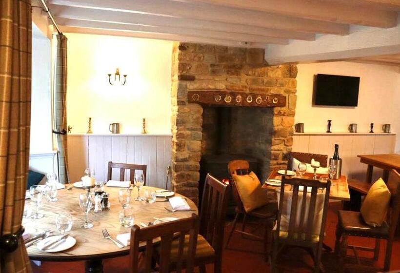 فندق The Lion, Tredington