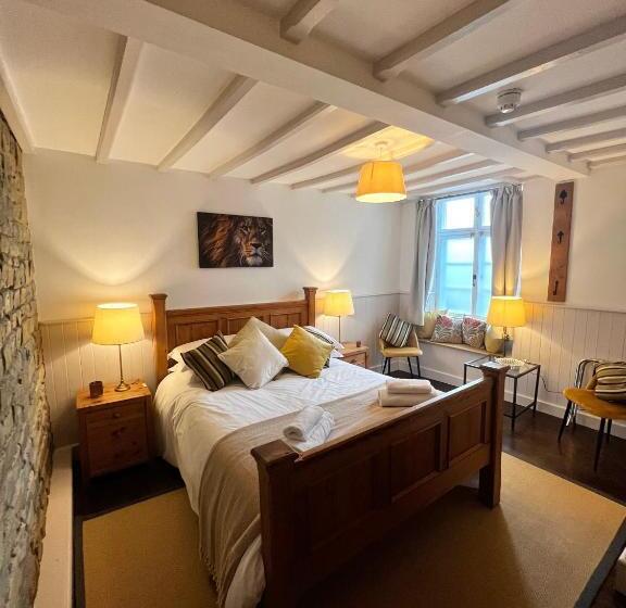 فندق The Lion, Tredington