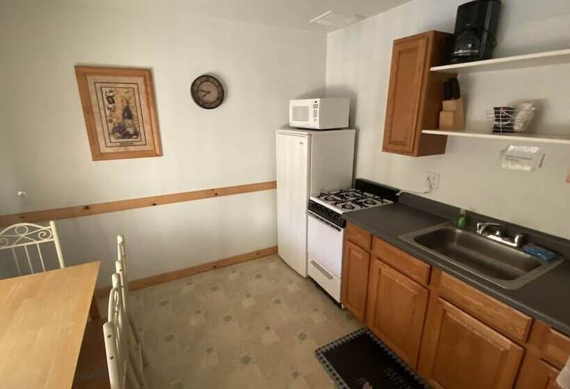 모텔 Fawndale Lodge