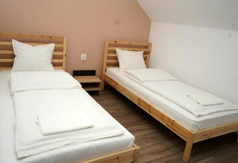 بنسيون Garden Vendégház