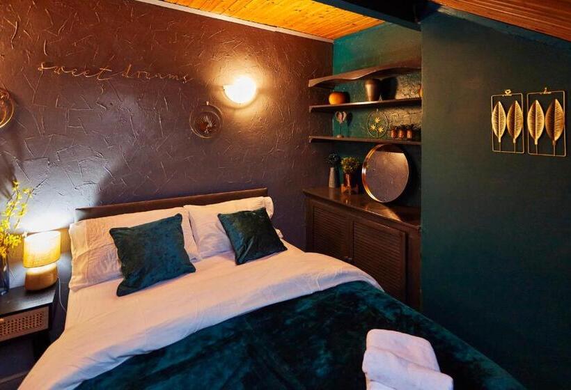 بنسيون Home Away From Home Entire 2 Bedroom House