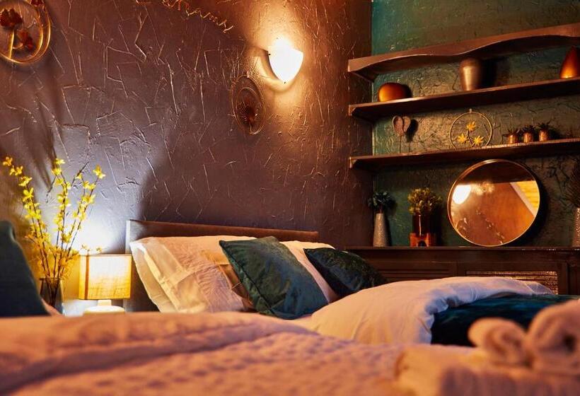 بنسيون Home Away From Home Entire 2 Bedroom House