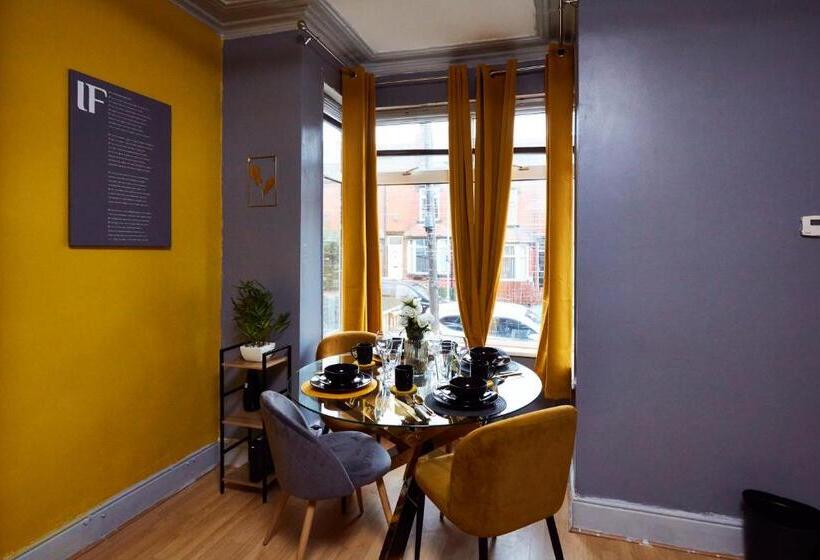 بنسيون Home Away From Home Entire 2 Bedroom House