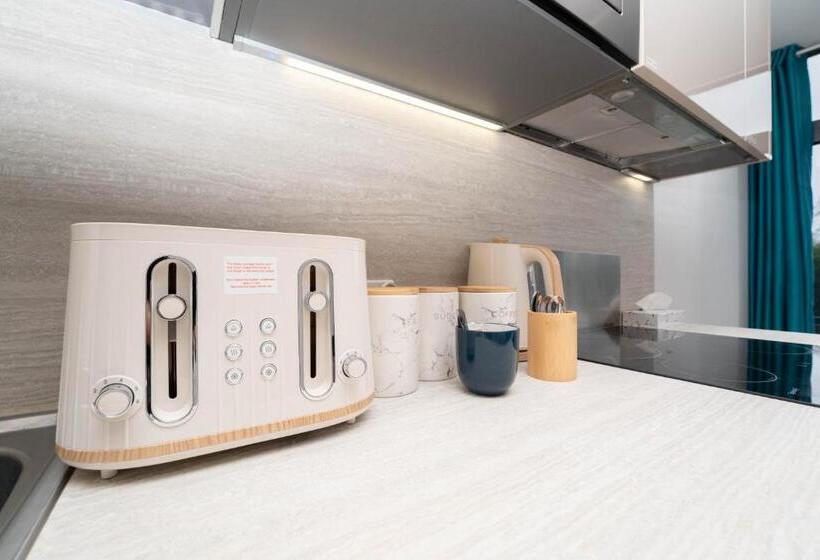 Пансион One Bed Flat With Additional Double Mattress Suitable For 4